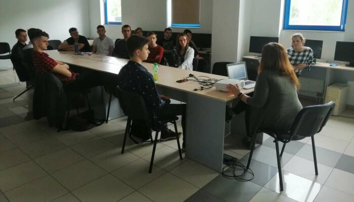 61987827_2216826298353964_1363509622350020608_n