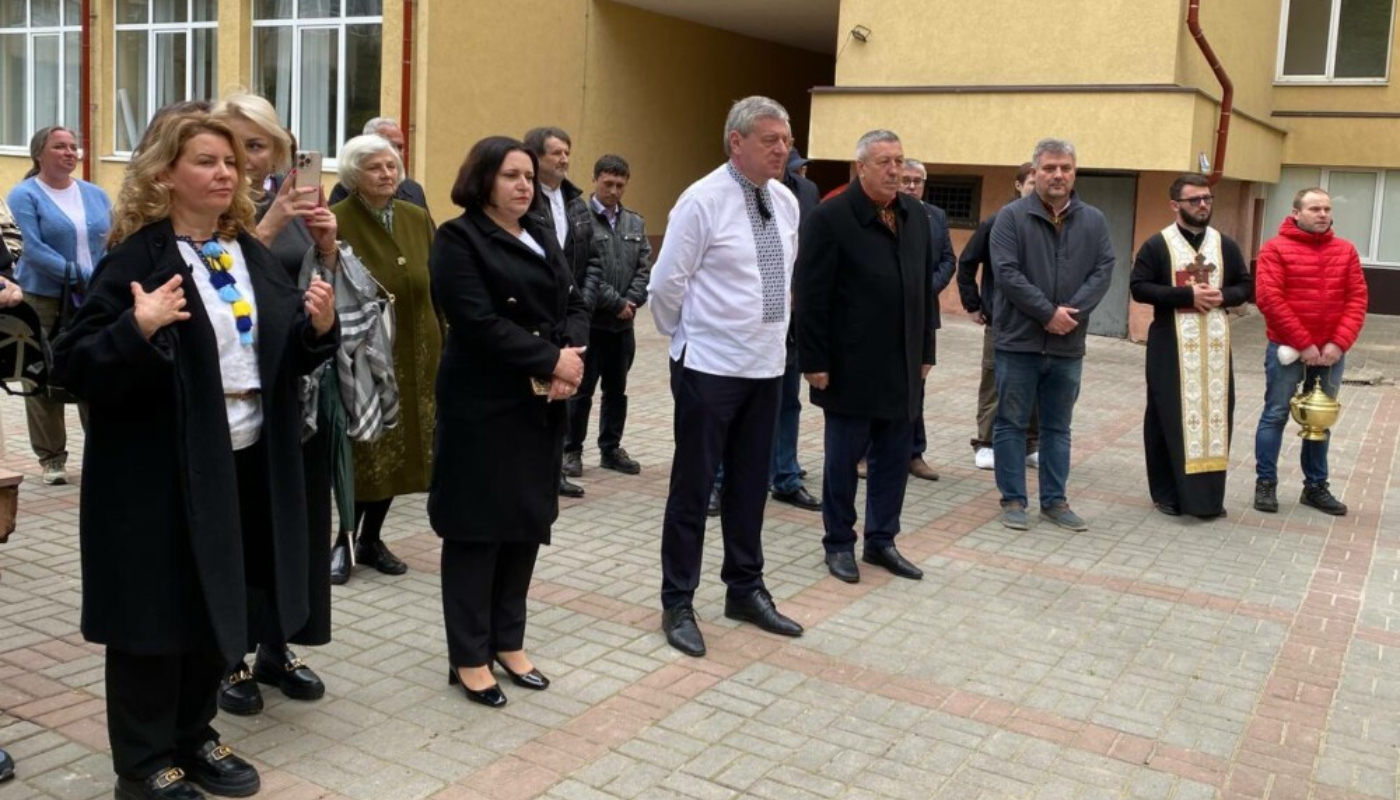 photo_5273799530149702527_y